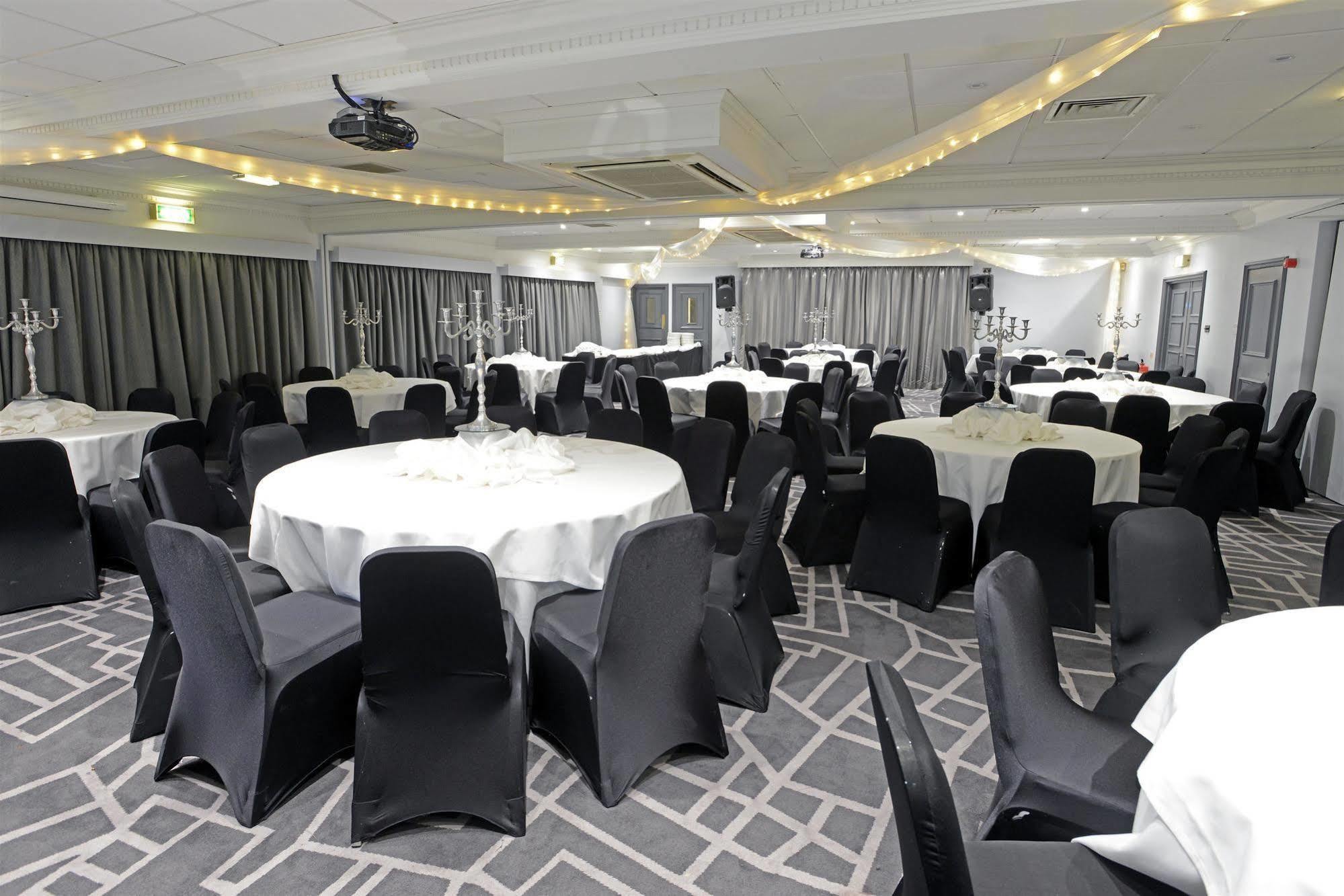 Village Hotel Coventry Kültér fotó